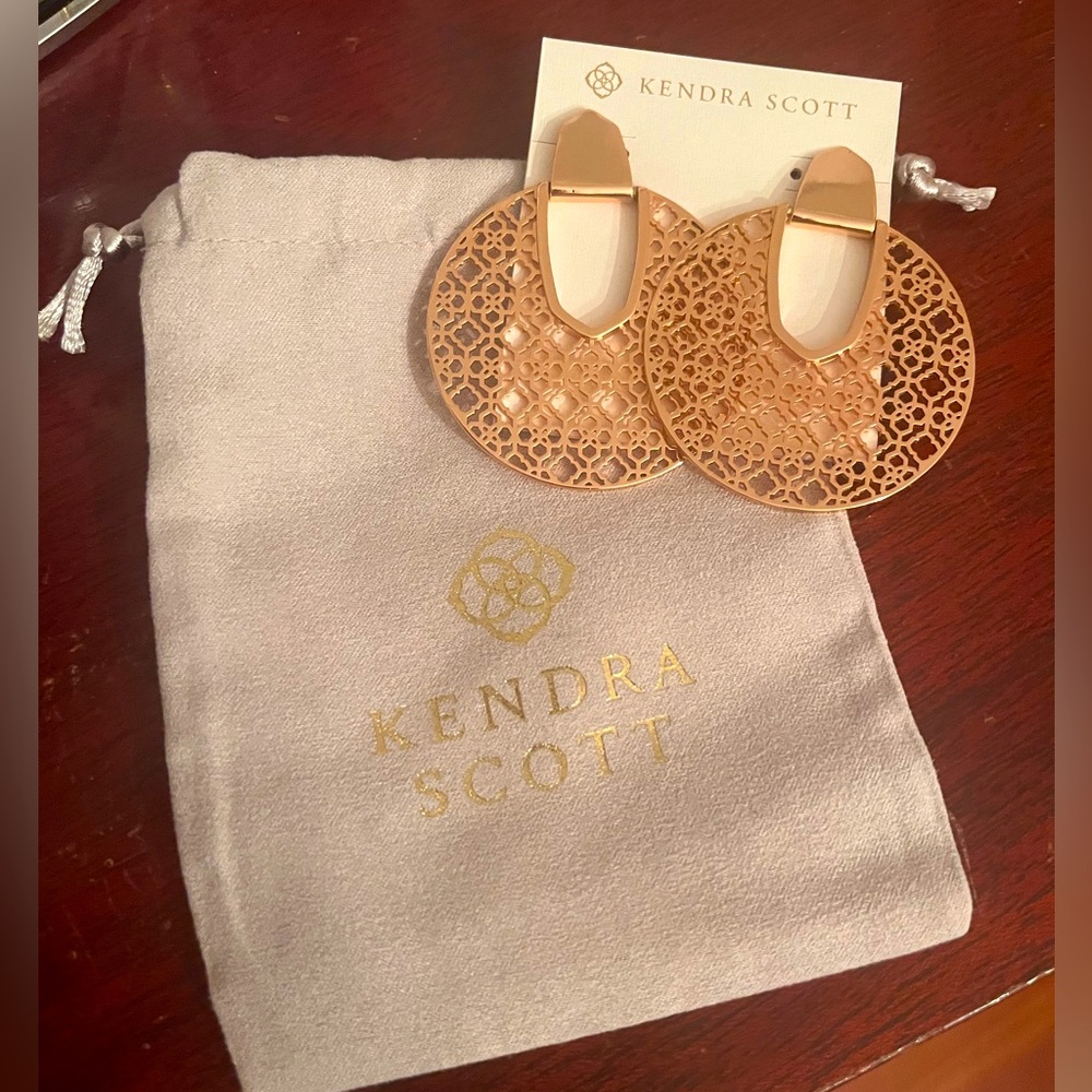 Kendra Scott Earrings.  Rose Gold.  Dust bag included